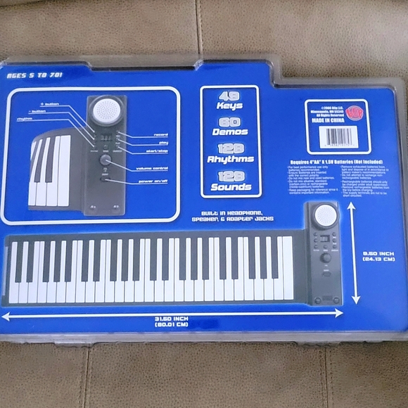 New Roll Up Piano Roll & Go - sealed package - Picture 2 of 4